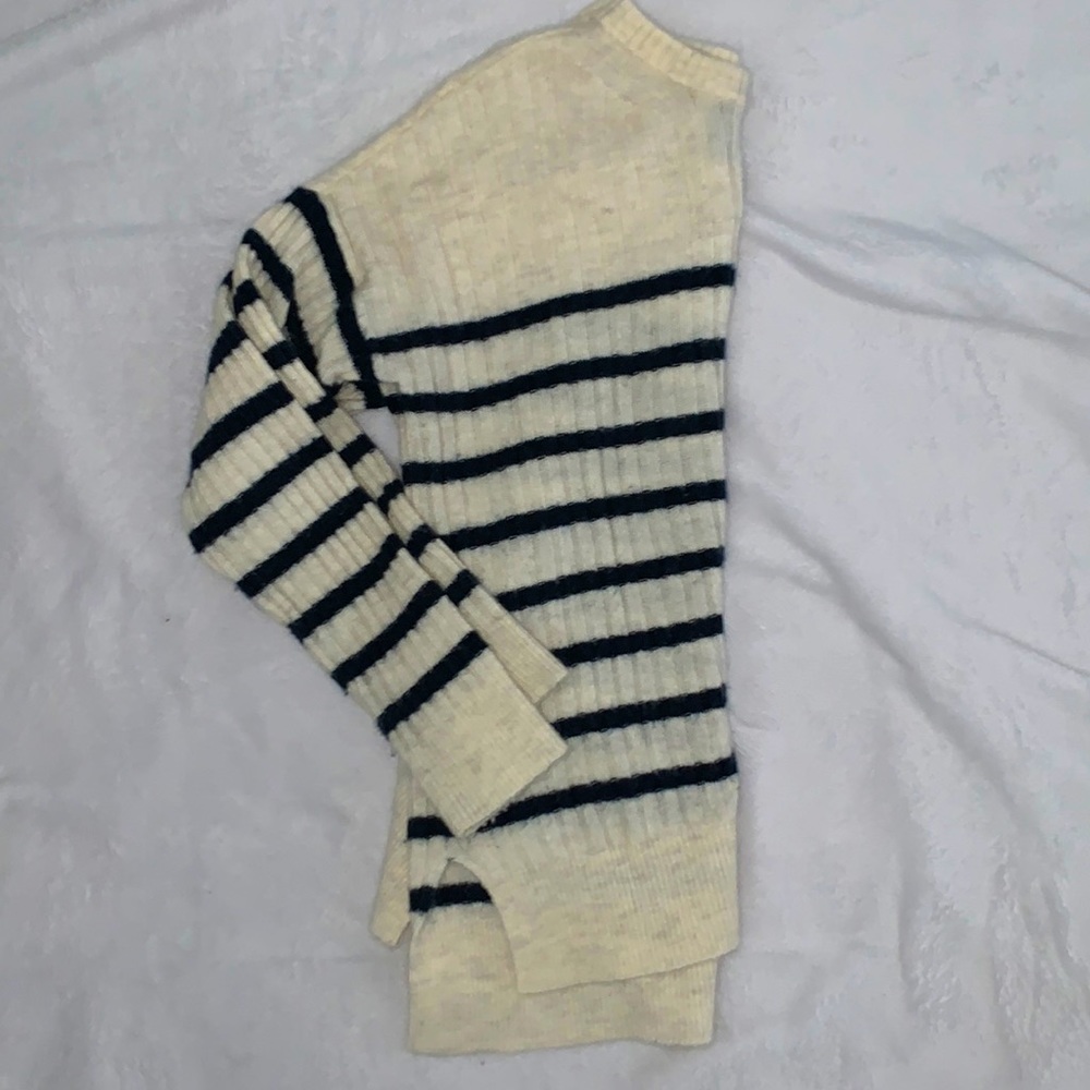 Abercrombie and Fitch sweater size s